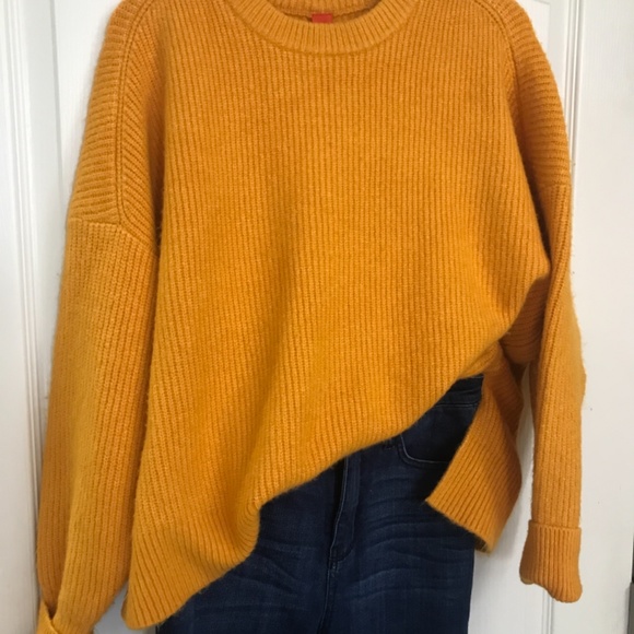 Sweater - Picture 7 of 7